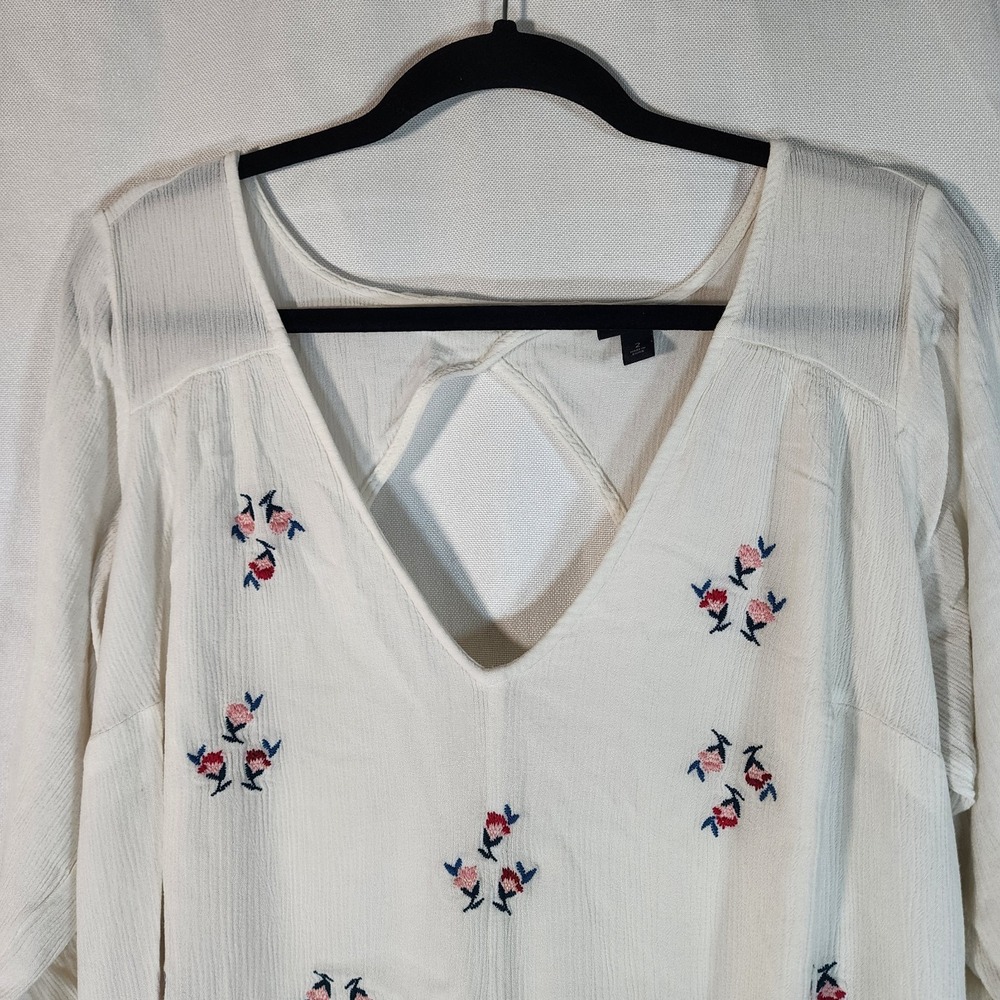 TORRID Embroidered Dress White Floral Rose Boho Hippie Flowy Lined Womens 2X - Picture 2 of 9